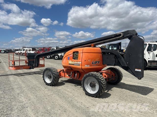JLG 600A Колінчаті підйомники