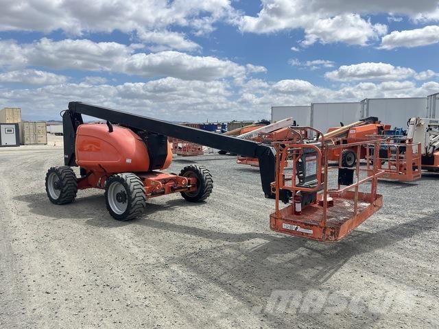 JLG 600A Колінчаті підйомники