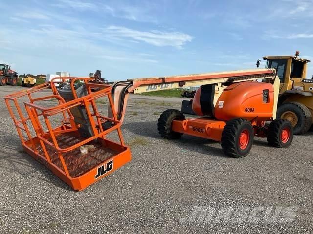 JLG 600A Колінчаті підйомники
