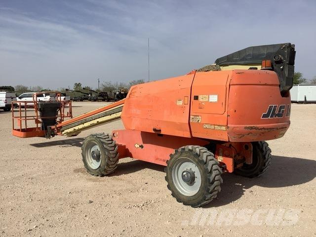 JLG 600S Телескопічні підйомники