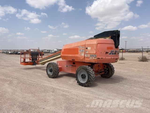 JLG 600S Телескопічні підйомники