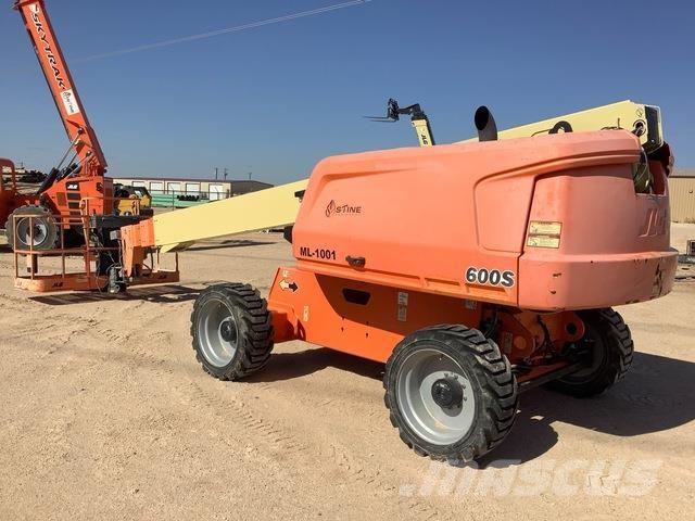 JLG 600S Телескопічні підйомники
