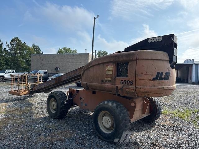 JLG 600S Телескопічні підйомники