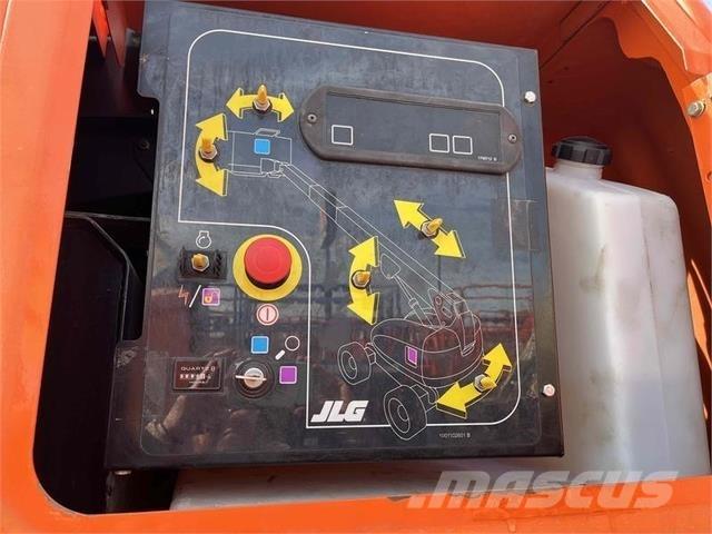JLG 600S Телескопічні підйомники