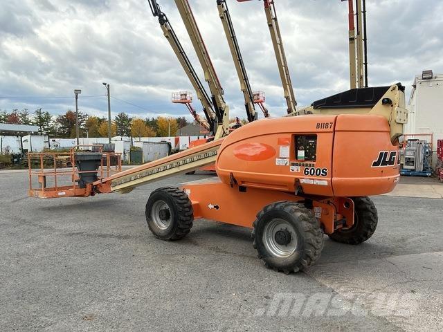 JLG 600S Телескопічні підйомники
