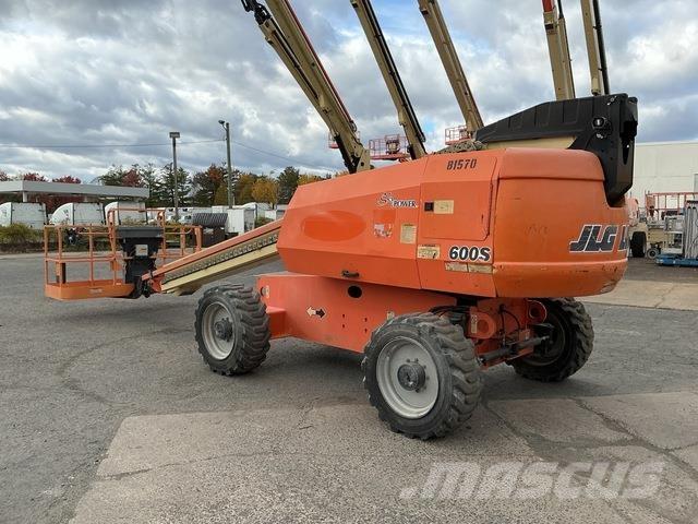 JLG 600S Телескопічні підйомники