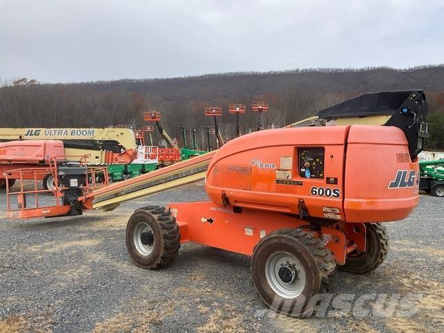JLG 600S Телескопічні підйомники
