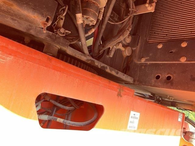 JLG 660SJ Телескопічні підйомники