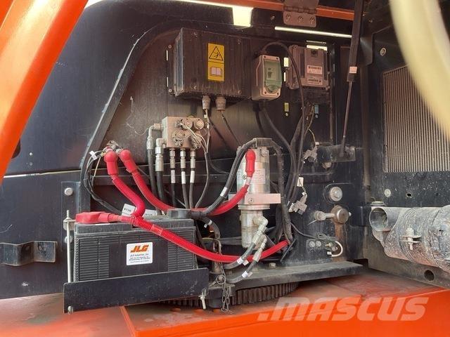 JLG 660SJ Телескопічні підйомники