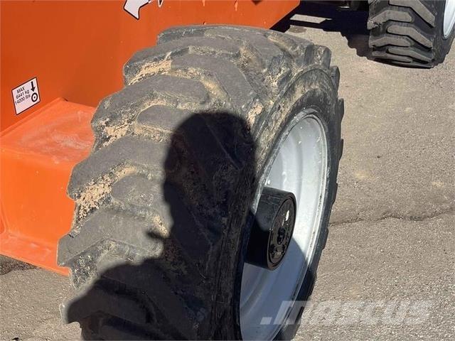 JLG 660SJ Телескопічні підйомники