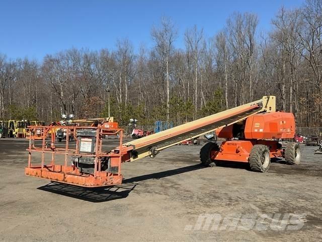 JLG 800S Телескопічні підйомники
