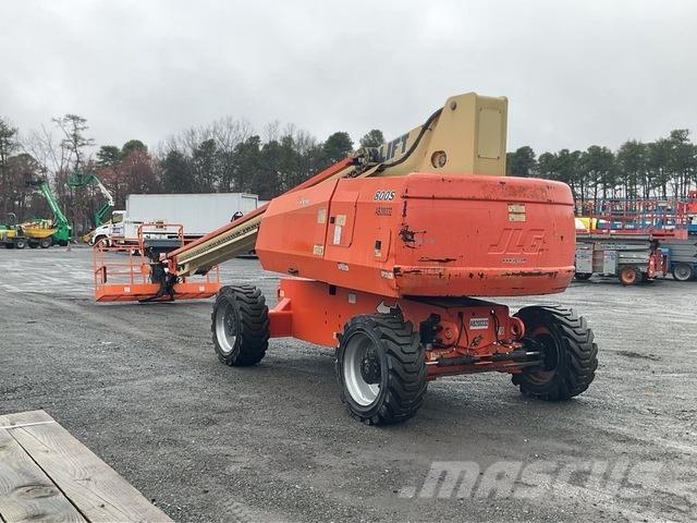 JLG 800S Телескопічні підйомники