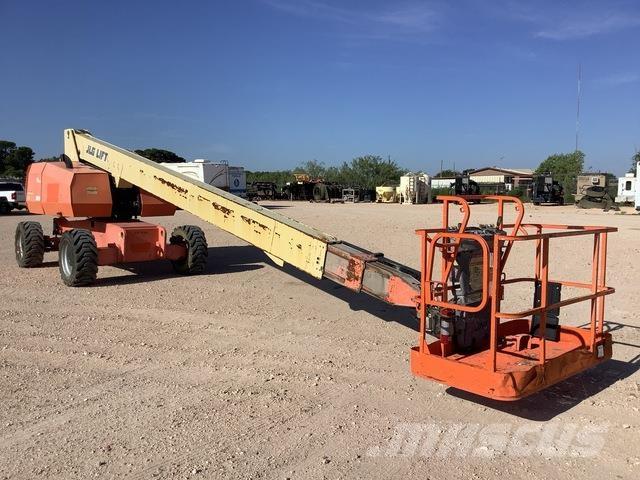 JLG 800S Телескопічні підйомники