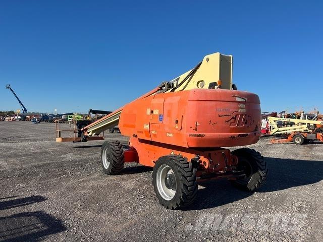 JLG 800S Телескопічні підйомники