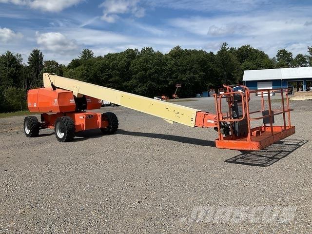 JLG 800S Телескопічні підйомники