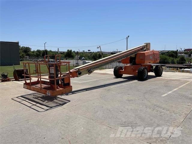 JLG 800S Телескопічні підйомники