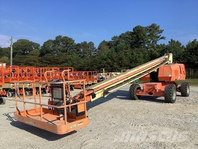 JLG 800S Телескопічні підйомники