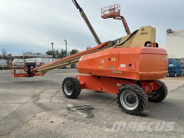 JLG 800S Телескопічні підйомники
