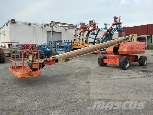 JLG 800S Телескопічні підйомники