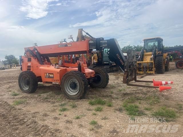 JLG 8042 Телескопічні навантажувачі