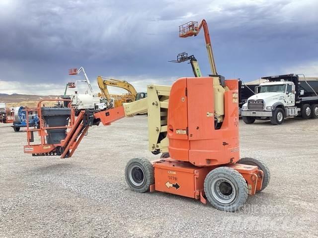 JLG E300AJP Колінчаті підйомники