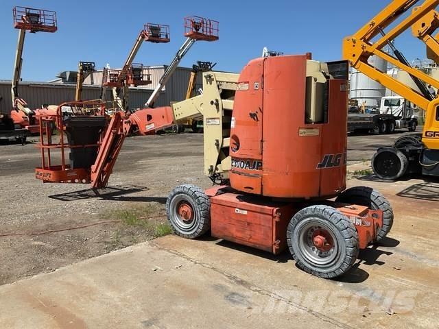 JLG E300AJP Колінчаті підйомники