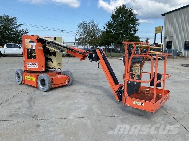 JLG E300AJP Колінчаті підйомники