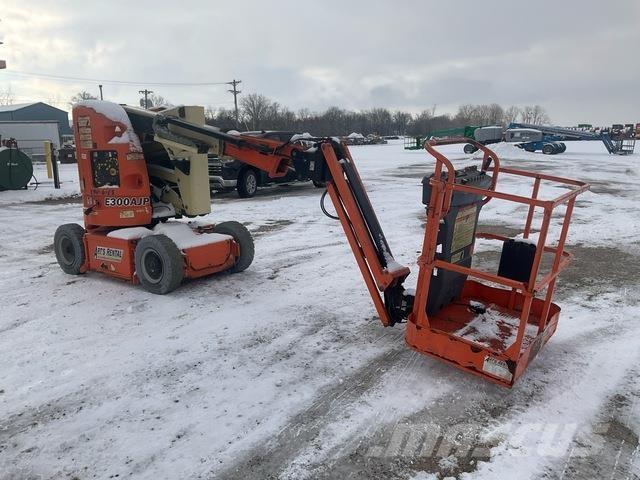 JLG E300AJP Колінчаті підйомники