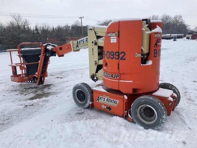 JLG E300AJP Колінчаті підйомники