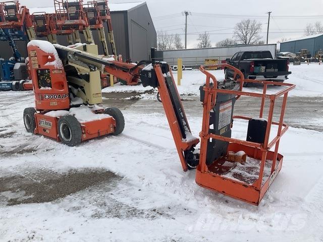 JLG E300AJP Колінчаті підйомники