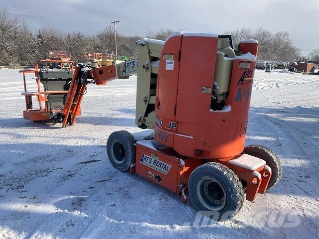 JLG E300AJP Колінчаті підйомники