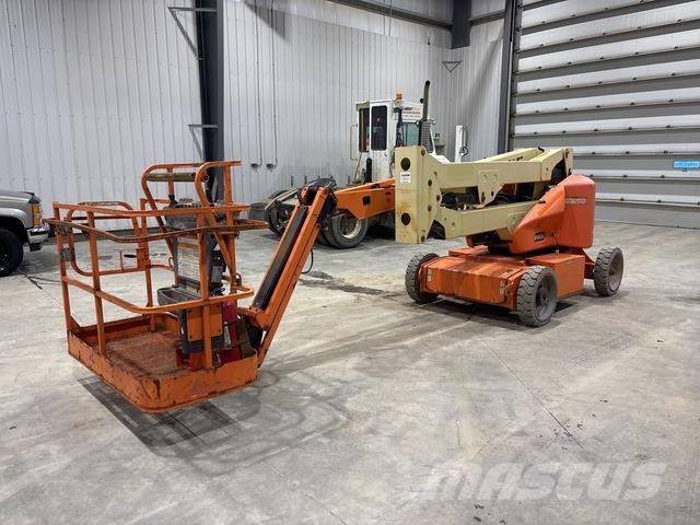 JLG E450AJ Колінчаті підйомники