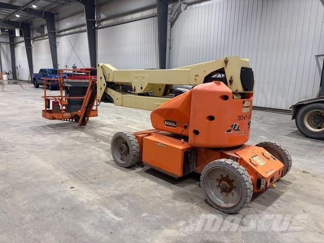 JLG E450AJ Колінчаті підйомники