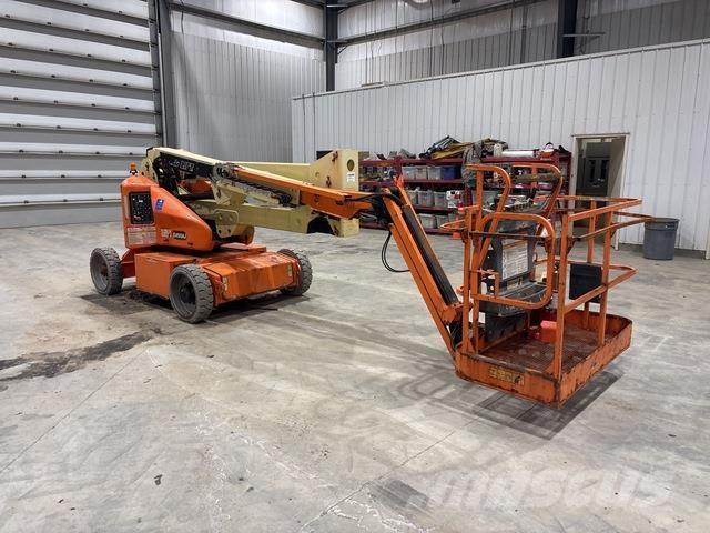 JLG E450AJ Колінчаті підйомники