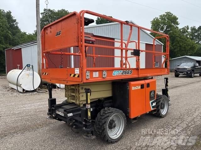 JLG ERT2669 Підйомники-ножиці