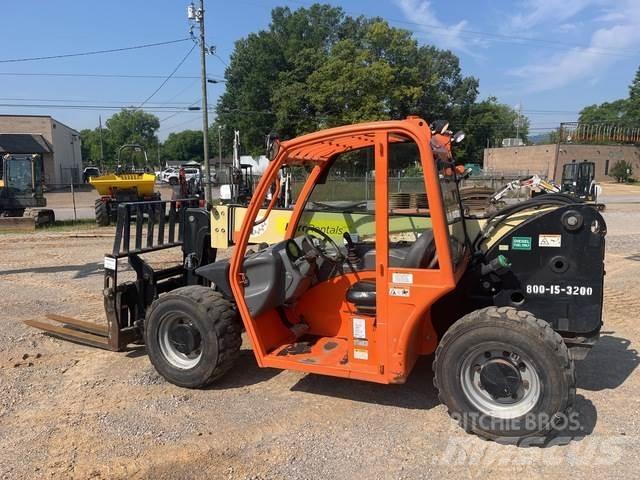 JLG G5-18A Телескопічні навантажувачі