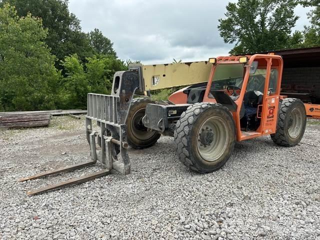 JLG G6-42A Телескопічні навантажувачі