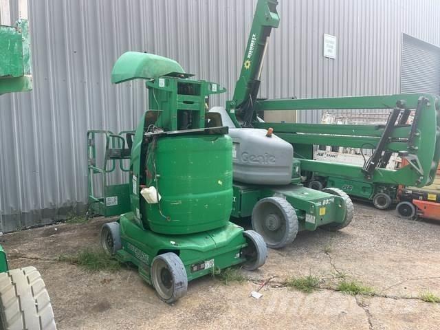 JLG Toucan 26E Вертикальні щоглові підйомники