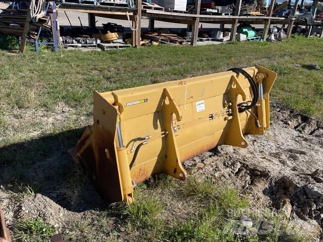 John Deere  Екскаватори-навантажувачі
