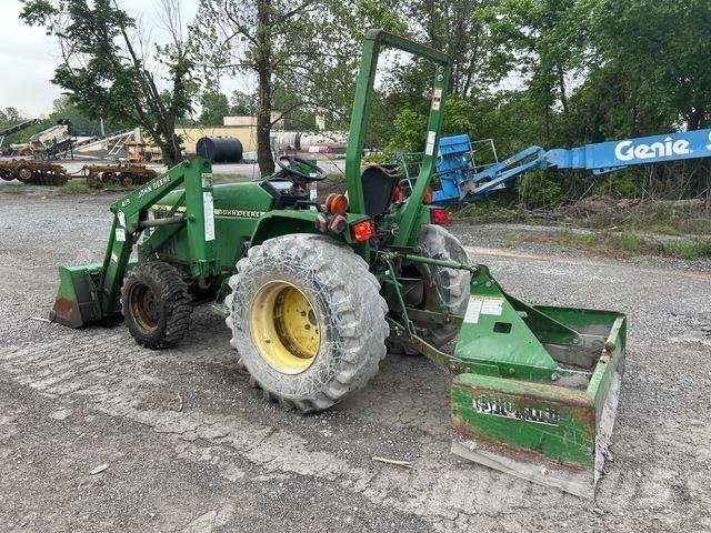 John Deere  Трактори