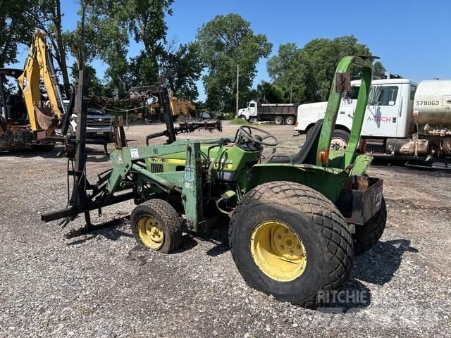 John Deere 750 Трактори
