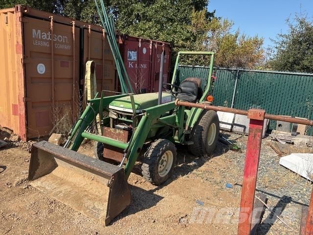 John Deere 790 Трактори