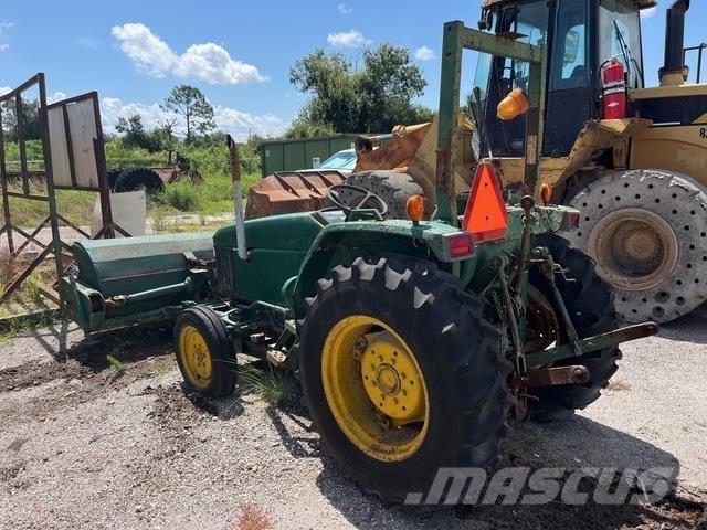 John Deere 970 Внутрішні підмітальні машини