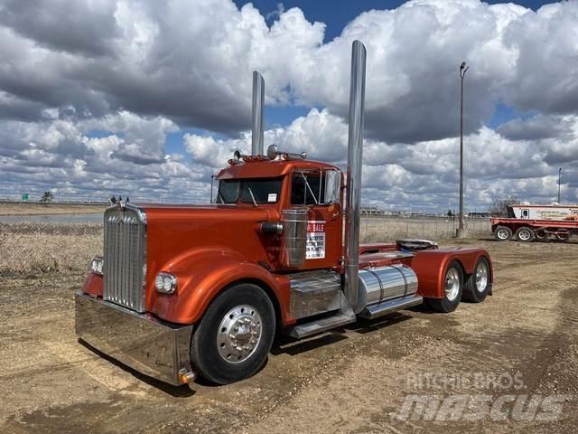 Kenworth 925 Тягачі