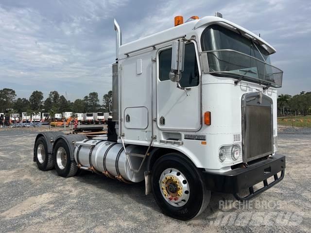Kenworth K104 Тягачі