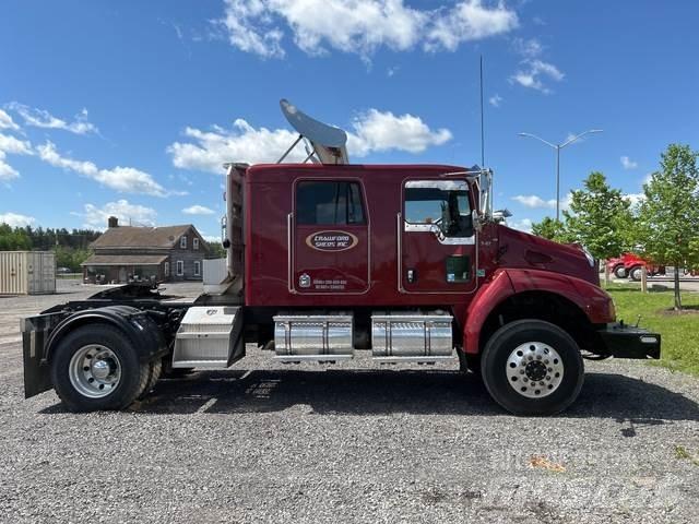 Kenworth T300 Тягачі