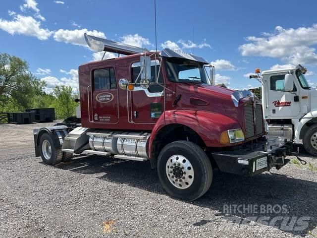Kenworth T300 Тягачі