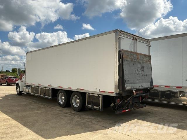 Kenworth T300 Фургони
