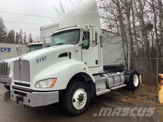 Kenworth T400 Тягачі