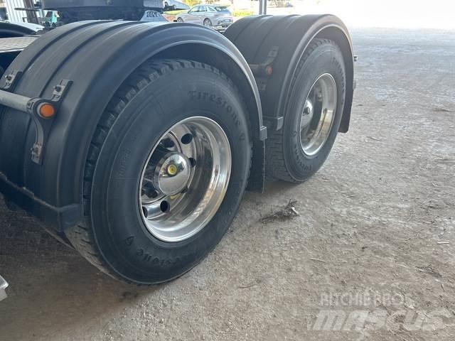 Kenworth T409 Тягачі